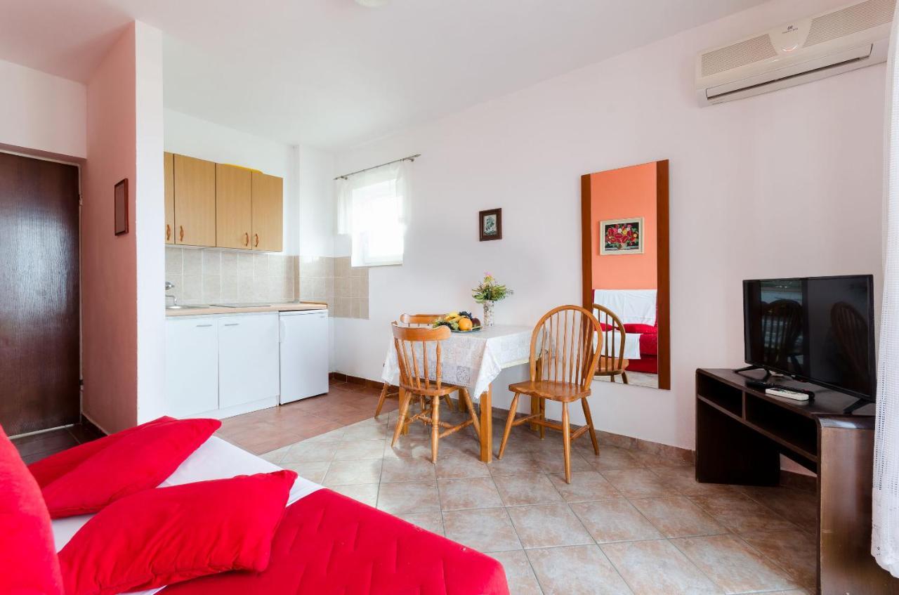 Apartments Sime Lopar Quarto foto