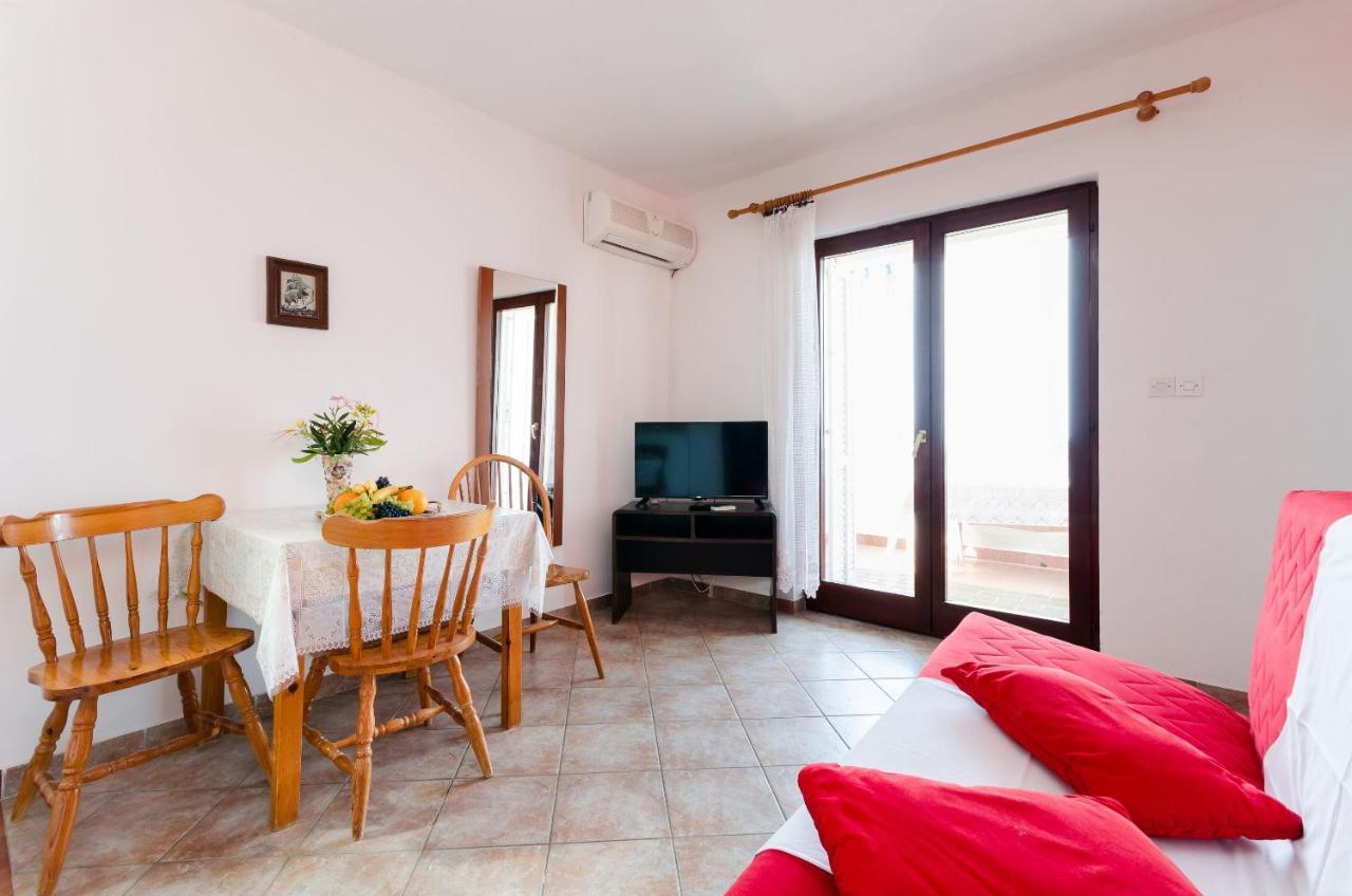 Apartments Sime Lopar Quarto foto